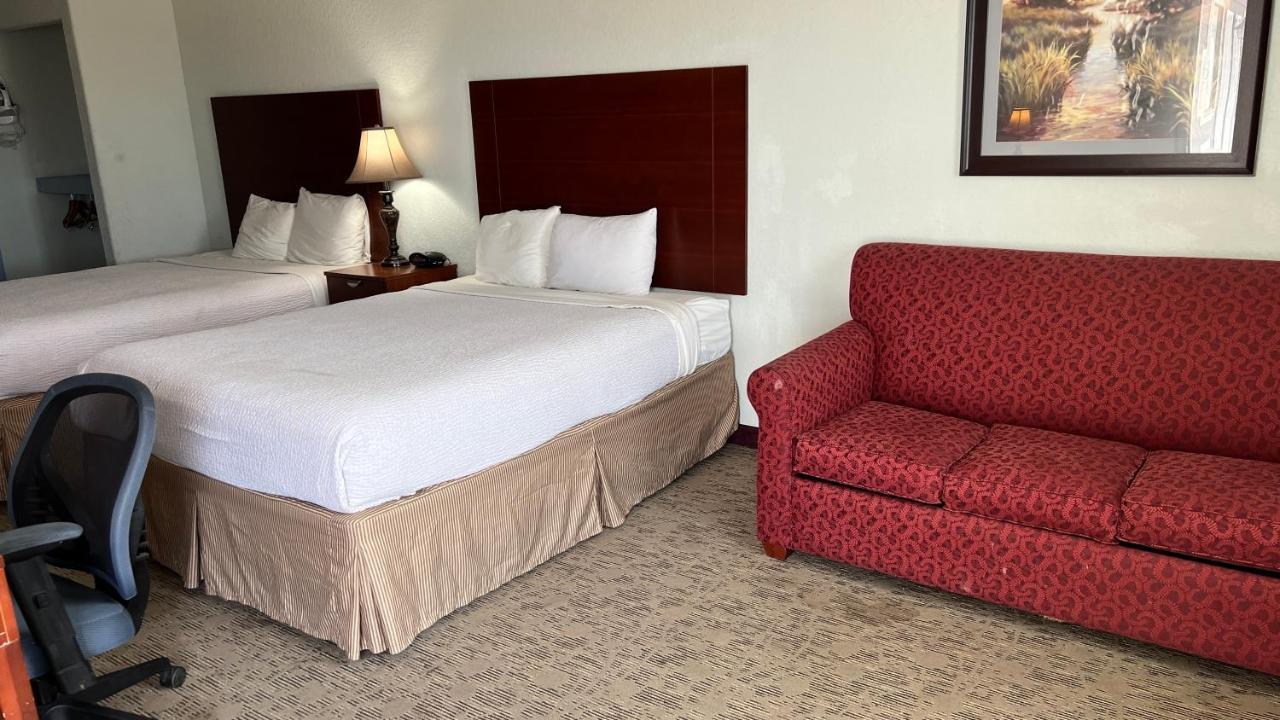 Hotel Bien Venido Pearsall Exterior photo